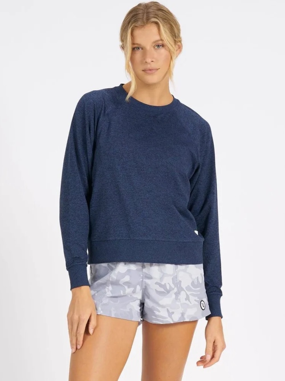 Vuori Women's Halo Crew Long Sleeve Midnight Heather, Small/ Medium?